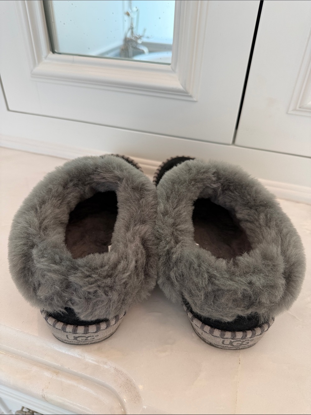 Women’s UGG Wrin Slipper in Gray & Black - Picture 3 of 11